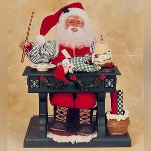 ▪️Vintage Traditions Painting Animated Santa at Workshop by Holiday Creations 93